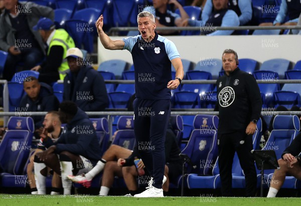 300822 - Cardiff City v Luton Town - SkyBet Championship - A frustrated Cardiff City Manager Steve Morison gives orders from the touch line
