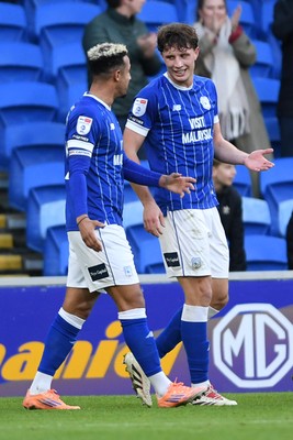 291125 - Cardiff City v Mansfield Town - Sky Bet League 1 - Will Fish of Cardiff City celebrates scoring a goal with team mates