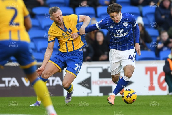 291125 - Cardiff City v Mansfield Town - Sky Bet League 1 - Cian Ashford of Cardiff City is challenged by Frazer Blake-Tracy of Mansfield