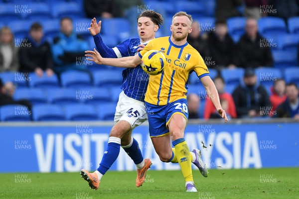291125 - Cardiff City v Mansfield Town - Sky Bet League 1 - Cian Ashford of Cardiff City is challenged by Frazer Blake-Tracy of Mansfield