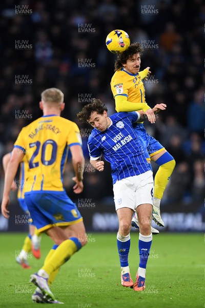291125 - Cardiff City v Mansfield Town - Sky Bet League 1 - Aaron Lewis of Mansfield is challenged by Ryan Wintle of Cardiff City