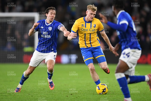 291125 - Cardiff City v Mansfield Town - Sky Bet League 1 - Will Evans of Mansfield is challenged by Ryan Wintle of Cardiff City