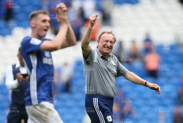 210919 - Cardiff City v Middlesbrough, SkyBet Championship - Cardiff City manager Neil Warnock celebrates at the end of the match
