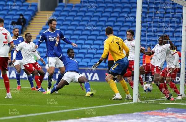 241020 - Cardiff City v Middlesbrough - SkyBet Championship - Sheyi Ojo of Cardiff City scores a goal