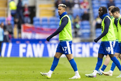 270424 - Cardiff City v Middlesbrough - Sky Bet Championship - Callum Robinson of Cardiff City during half time