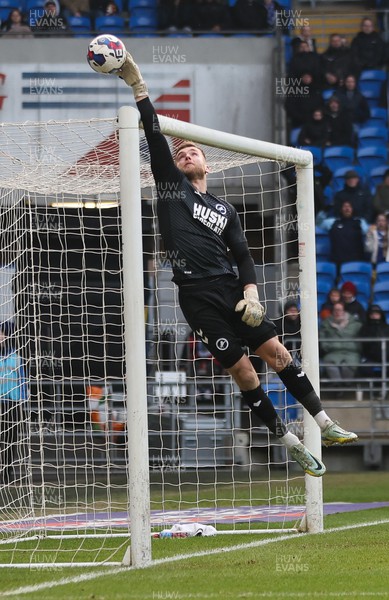 210123 - Cardiff City v Millwall, EFL Sky Bet Championship - Millwall goalkeeper George Long tips the ball over the bar