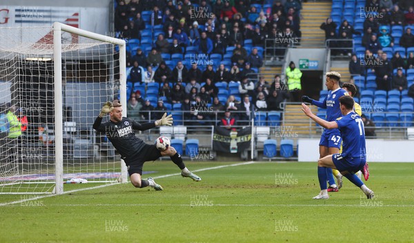 210123 - Cardiff City v Millwall, EFL Sky Bet Championship - Callum O'Dowda of Cardiff City sees his shot saved by Millwall goalkeeper George Long