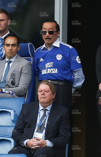180818 - Cardiff City v Newcastle United, Premier League - Cardiff City owner Vincent Tan watches the match