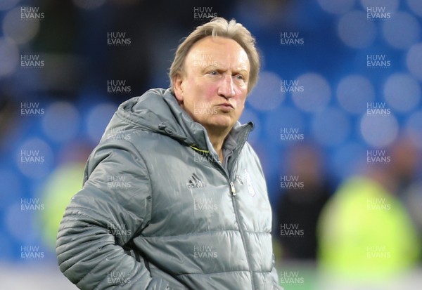 280417 - Cardiff City v Newcastle United, Sky Bet Championship - Cardiff City manager Neil Warnock applauds the home fans at the end of the match