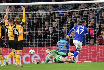 071025 - Cardiff City v Newport County - Vertu Trophy Group Stage - Callum Robinson of Cardiff City scores a late goal that is disallowed 