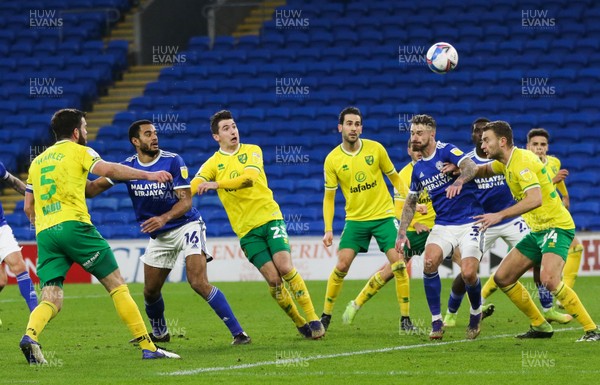 160121 - Cardiff City v Norwich City, Sky Bet Championship - Curtis Nelson of Cardiff City heads at goal