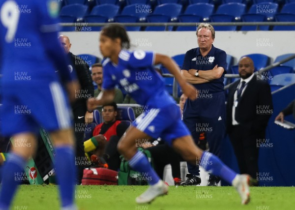 280818 - Cardiff City v Norwich City, Carabao Cup - Cardiff City manager Neil Warnock looks on as his team slip to defeat
