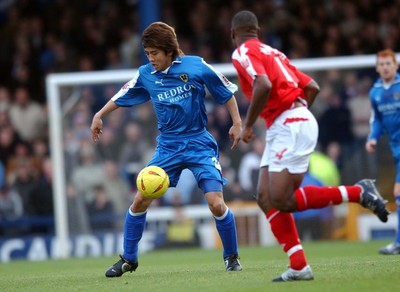 030105 - Cardiff City v Nottingham Forest - Cardiff's Junichi Inamoto takes control