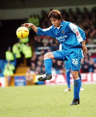 030105 - Cardiff City v Nottingham Forest - Cardiff's Junichi Inamoto takes control