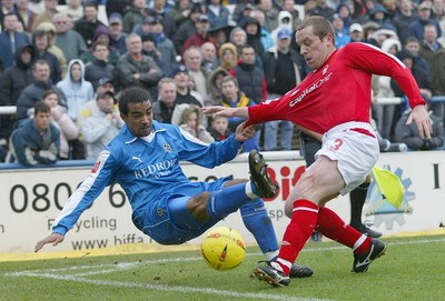 030105 - Cardiff City v Nottingham Forest - Cardiff's Richard Langley is challenged by Alan Rogers