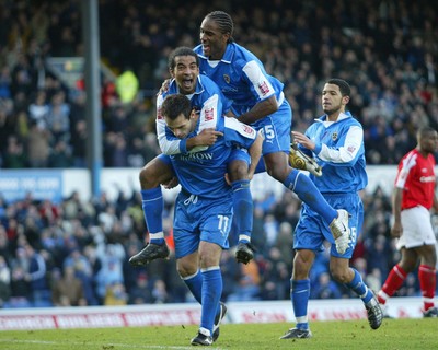 030105 - Cardiff City v Nottingham Forest - Cardiff's Peter Thorne, Jobi McAnuff, Cameron Jerome and Richard Langley celebrate after Thorne scores from the penalty spot