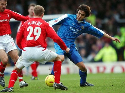 030105 - Cardiff City v Nottingham Forest - Cardiff's Junichi Inamoto takes on Jon Hjelde