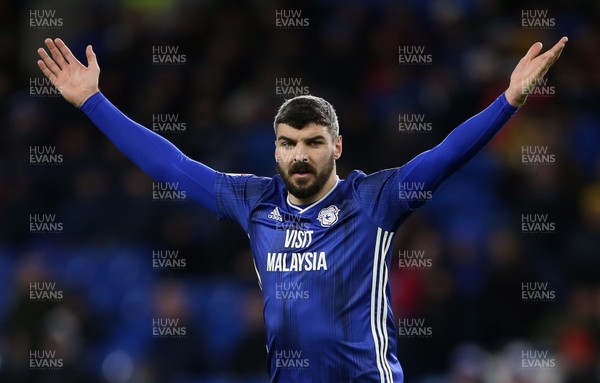 250220 - Cardiff City v Nottingham Forest - SkyBet Championship - A frustrated Callum Paterson of Cardiff City
