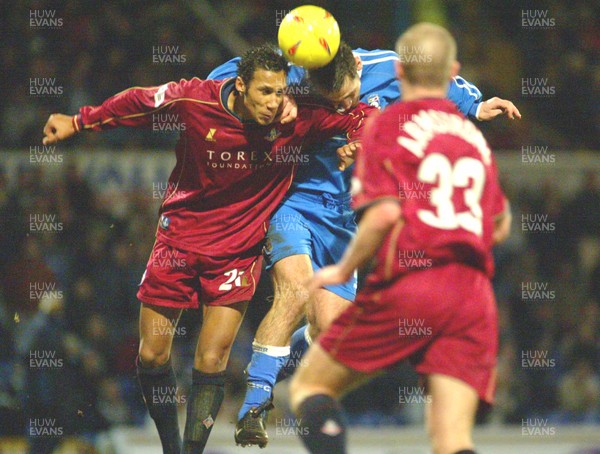 310103 - Cardiff City v Oldham Athletic - Division Two - Cardiff's Peter Thorne beats Fitz Hall to cross