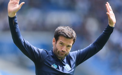 020825 - Cardiff City v Peterborough United, EFL Sky Bet League 1 - Cardiff City head coach Brian Barry-Murphy applauds the fans at the end of the match
