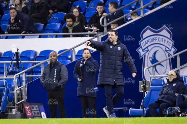261223 - Cardiff City v Plymouth Argyle - Sky Bet Championship - Cardiff City manager Erol Bulut on the touchline 