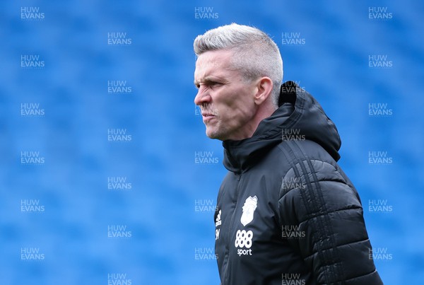 120322 Cardiff City v Preston North End, Sky Bet Championship - Cardiff City manager Steve Morison during pre match warm up