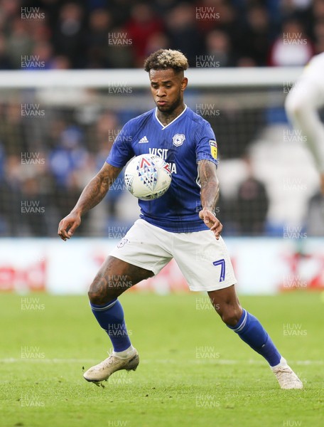 211219 - Cardiff City v Preston North End, Sky Bet Championship - Leandro Bacuna of Cardiff City controls the ball