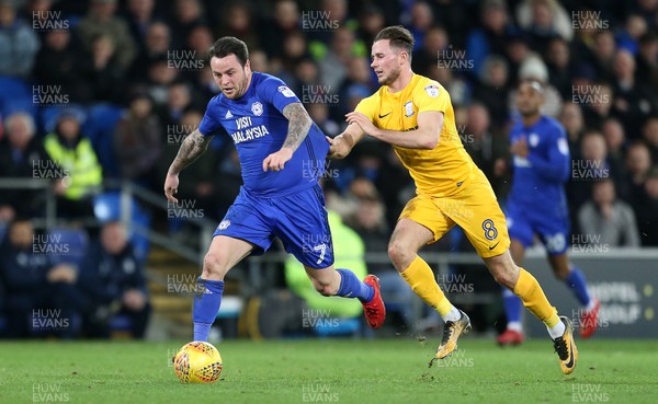 291217 - Cardiff City v Preston North End - SkyBet Championship - Lee Tomlin of Cardiff City is pulled back by Alan Browne of Preston North End