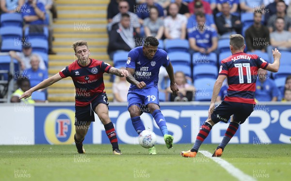 260817 - Cardiff City v Queens Park Rangers, Sky Bet Championship - Nathaniel Mendez-Laing of Cardiff City fires a shot at goal
