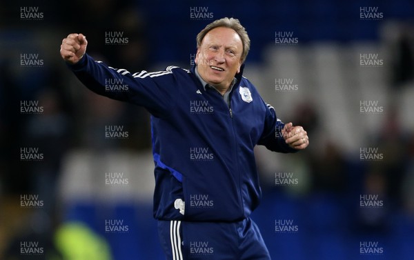 021019 - Cardiff City v Queens Park Rangers - SkyBet Championship - Cardiff City Manager Neil Warnock celebrates with the fans at full time