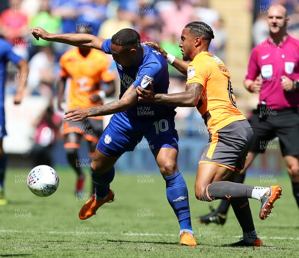 060518 - Cardiff City v Reading FC - SkyBet Championship - Kenneth Zohore of Cardiff City is tackled by Liam Moore of Reading