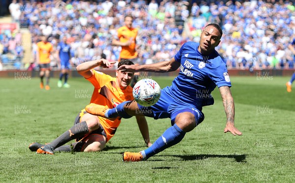 060518 - Cardiff City v Reading FC - SkyBet Championship - Kenneth Zohore of Cardiff City is tackled by Tommy Elphick of Reading