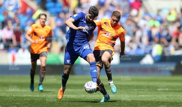 060518 - Cardiff City v Reading FC - SkyBet Championship - Callum Paterson of Cardiff City is tackled by Joey van den Berg of Reading