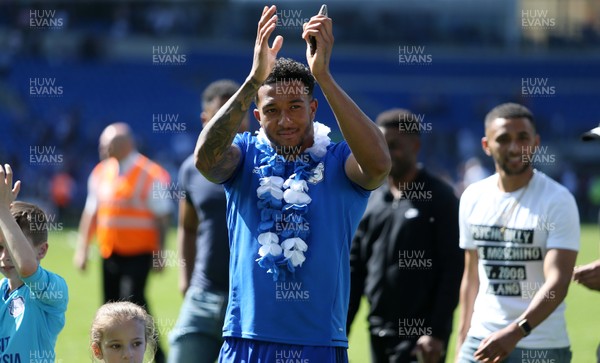 060518 - Cardiff City v Reading FC - SkyBet Championship - Nathaniel Mendez-Laing of Cardiff City thanks the fans