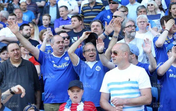 060518 - Cardiff City v Reading FC - SkyBet Championship - Cardiff fans
