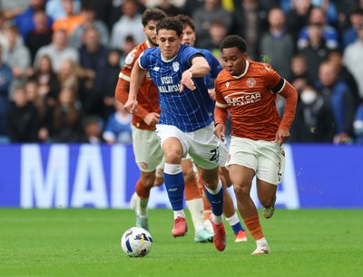 181025 - Cardiff City v Reading, EFL SkyBet League 1 - Yousef Salech of Cardiff City is tackled by Kelvin Abrefa of Reading