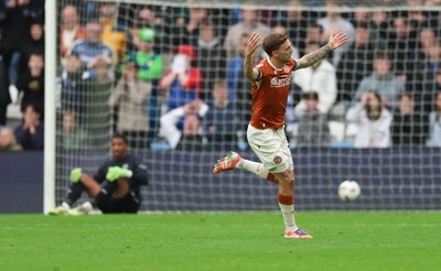 181025 - Cardiff City v Reading, EFL SkyBet League 1 - Lewis Wing of Reading celebrates after scoring goal