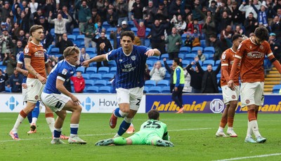 181025 - Cardiff City v Reading, EFL SkyBet League 1 - Yousef Salech of Cardiff City celebrates after scoring Cardiff’s second goal