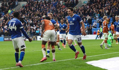 181025 - Cardiff City v Reading, EFL SkyBet League 1 - Yousef Salech of Cardiff City celebrates after scoring Cardiff’s second goal