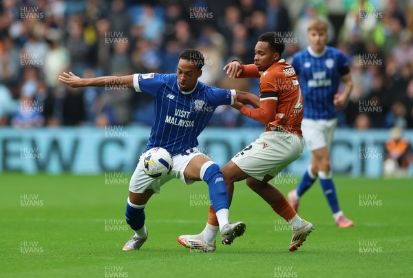 181025 - Cardiff City v Reading, EFL SkyBet League 1 - Chris Willock of Cardiff City and Kelvin Abrefa of Reading compete for the ball