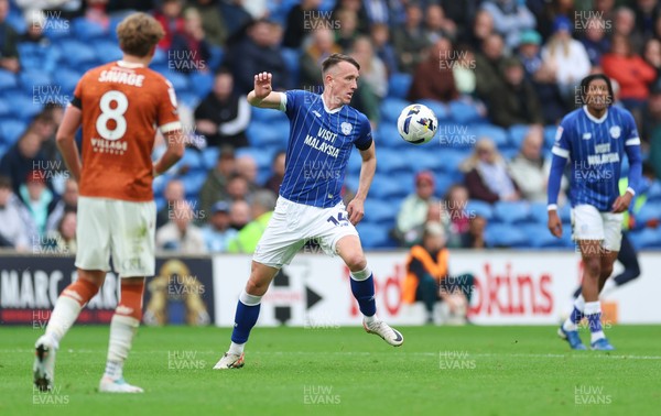 181025 - Cardiff City v Reading, EFL SkyBet League 1 - David Turnbull of Cardiff City in action