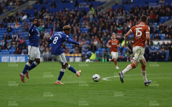 181025 - Cardiff City v Reading, EFL SkyBet League 1 - Omari Kellyman of Cardiff City shoots to score goal