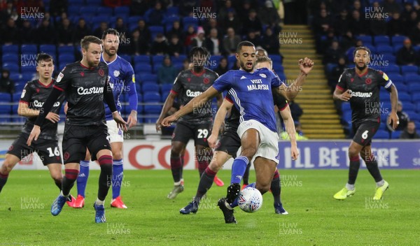310120 - Cardiff City v Reading, Sky Bet Championship - Curtis Nelson of Cardiff City looks to set up a shot at goal