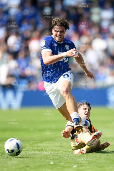 160825 - Cardiff City v Rotherham United - Sky Bet League 1 - Ollie Tanner of Cardiff City is challenged by Daniel Gore of Rotherham United