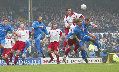 030104Cardiff City v Sheffield Utd, FA Cup 3rd round  Cardiff's Richard Langley and Spencer Prior fail to reach the ball 