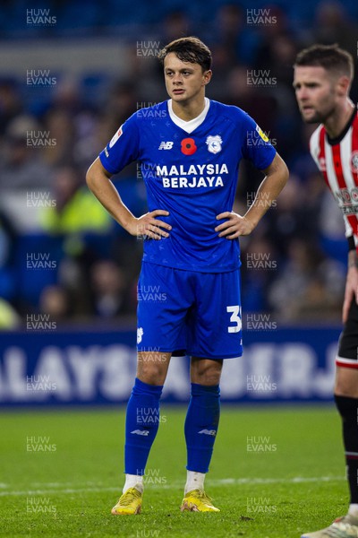 121122 - Cardiff City v Sheffield United - Sky Bet Championship - Perry Ng of Cardiff City in action