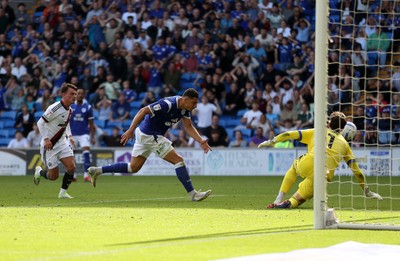 290826 - Cardiff City v Sheffield United - SkyBet Championship - Yousef Salech of Cardiff City misses a chance at goal in the final minutes