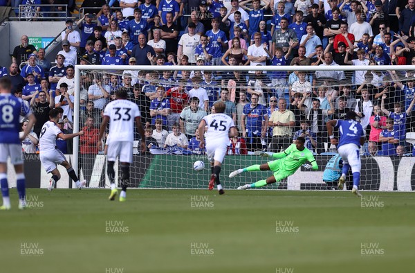 290826 - Cardiff City v Sheffield United - SkyBet Championship - Tom Cannon of Sheffield United scores a goal from the penalty spot