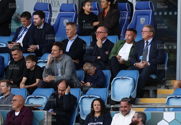 290826 - Cardiff City v Sheffield United - SkyBet Championship - FAW Chief Executive Noel Mooney with Wales Manager Craig Bellamy sat behind