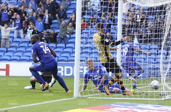 160917 - Cardiff City v Sheffield Wednesday, SkyBet Championship - Sol Bamba of Cardiff City scores in added time to level the match